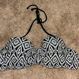 NWT bathing suit top size L